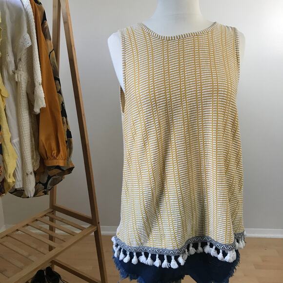 W5 • Tassel Sleeveless Tank - Picture 2 of 6